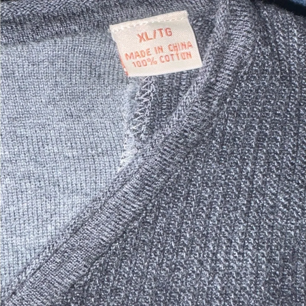 Tommy Bahama Preppy Casual Gray Men's Size XL V Neck Cotton Sweater